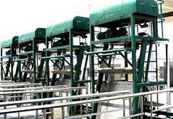 鋼絲繩牽引式格柵除污機(jī)