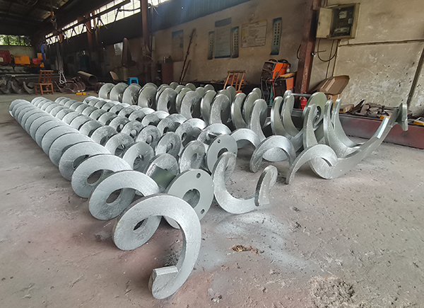 ���տ͑�����һ�����P��T�������~Ƭ�����깤